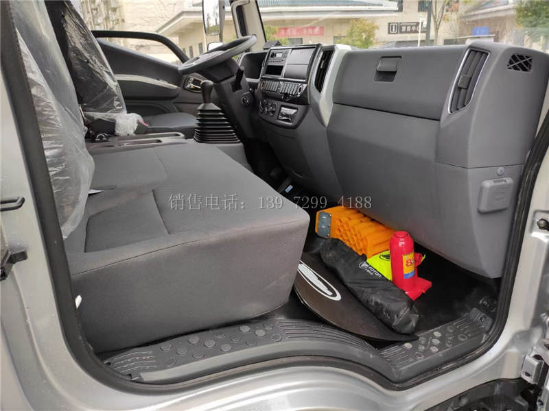 蓝牌轻卡4米2福田奥铃速运冷藏车价格