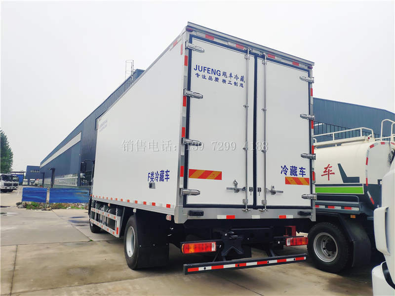 康明斯220马力福田欧航6米8冷藏车价格