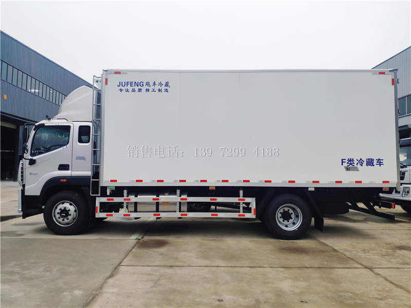康明斯220马力福田欧航6米8冷藏车价格