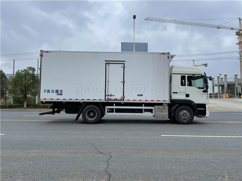 国六6米8重汽豪沃TX肉钩冷藏车价格