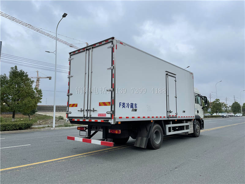 国六6米8重汽豪沃TX肉钩冷藏车价格