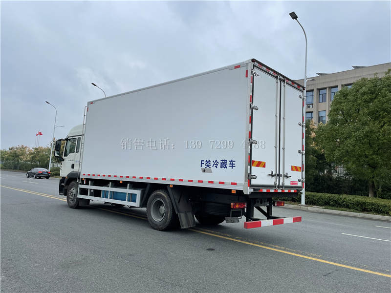 国六6米8重汽豪沃TX肉钩冷藏车价格