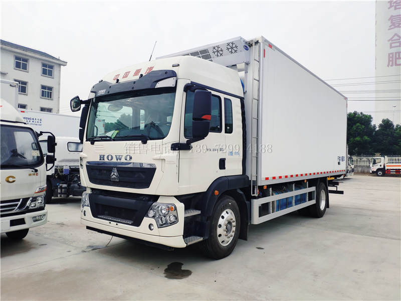 新款飓丰6米8重汽豪沃TX5冷藏车价格厂家