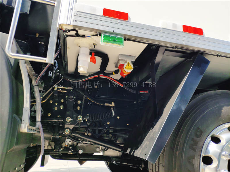 随州飓丰9米6东风天龙KL自动挡冷藏车价格厂家