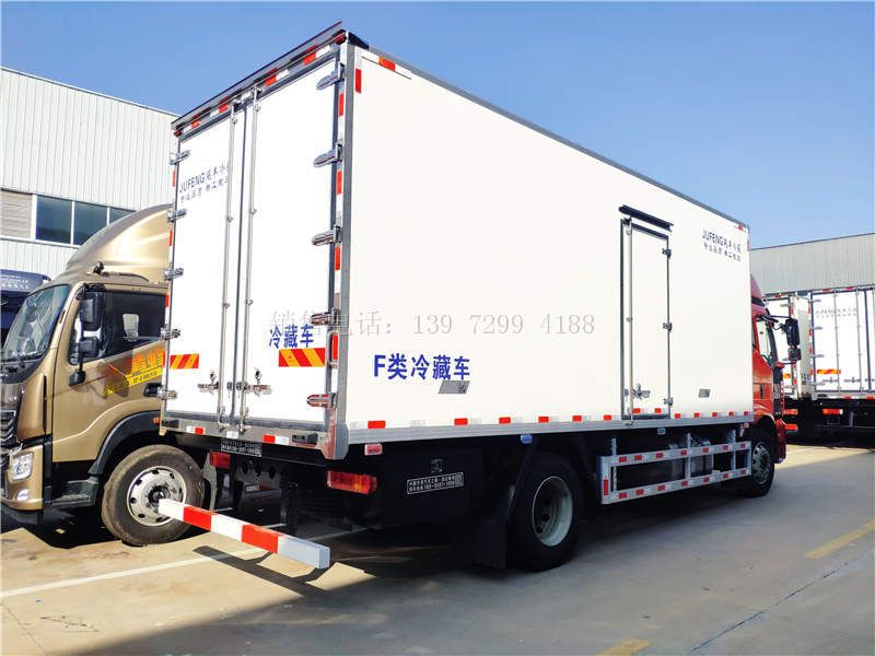 新款平地板260马力解放J6L尊享版6.8米冷藏车价格