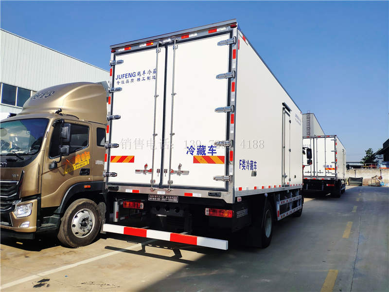 新款平地板260马力解放J6L尊享版6.8米冷藏车价格
