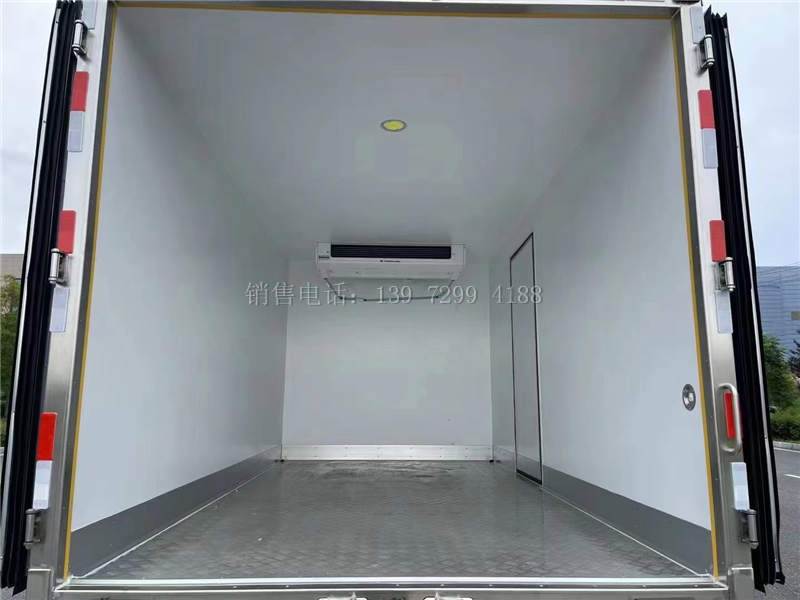 国六4米2一汽解放J6F宽体大柴165马力冷藏车价格