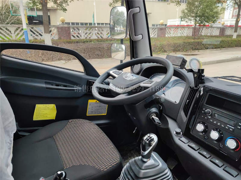 新款蓝牌4米2一汽解放虎VN锡柴130冷藏车价格