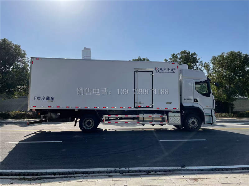 新款7米8东风柳汽乘龙H5冷藏车价格