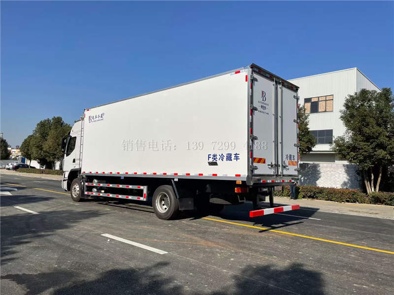 新款7米8东风柳汽乘龙H5冷藏车价格