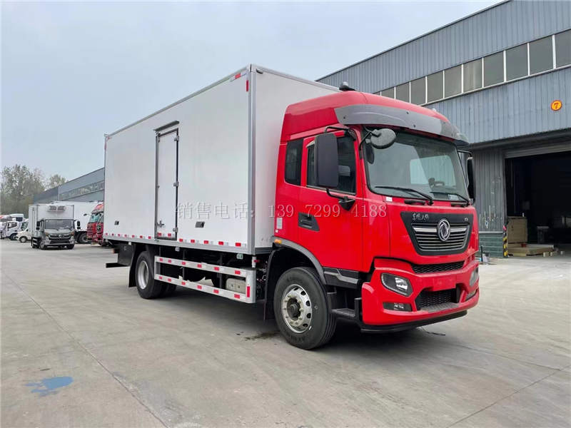 6米8东风天锦KR冷藏车和6米8解放J6L冷藏车跑绿通该怎么选好?