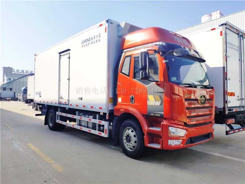 6米8东风天锦KR冷藏车和6米8解放J6L冷藏车跑绿通该怎么选好?