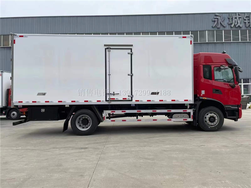 6米8东风天锦KR冷藏车和6米8解放J6L冷藏车跑绿通该怎么选好?