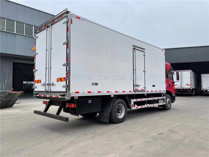 6米8东风天锦KR冷藏车和6米8解放J6L冷藏车跑绿通该怎么选好?