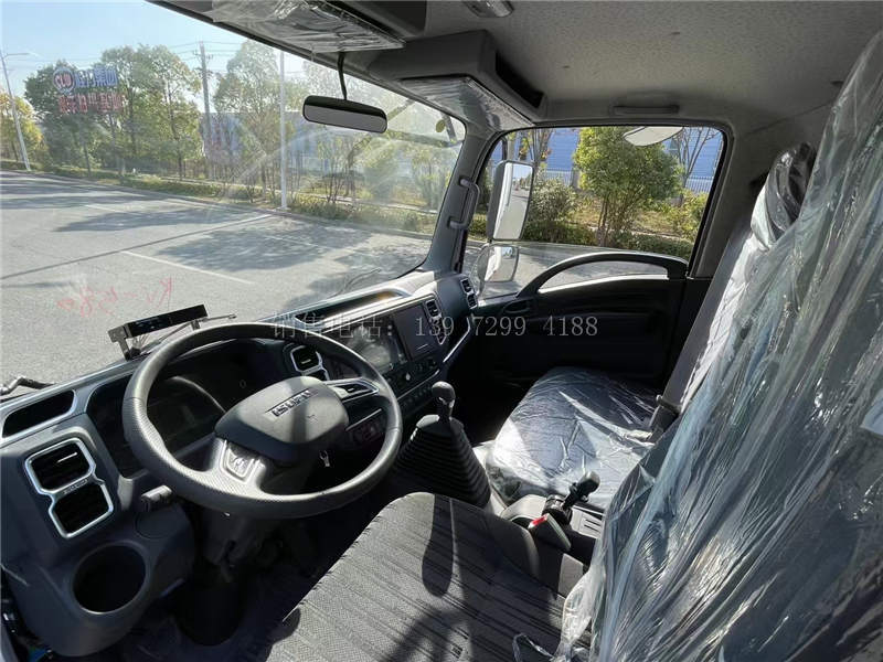 新款4米2五十铃M100冷藏物流运输车厂家价格