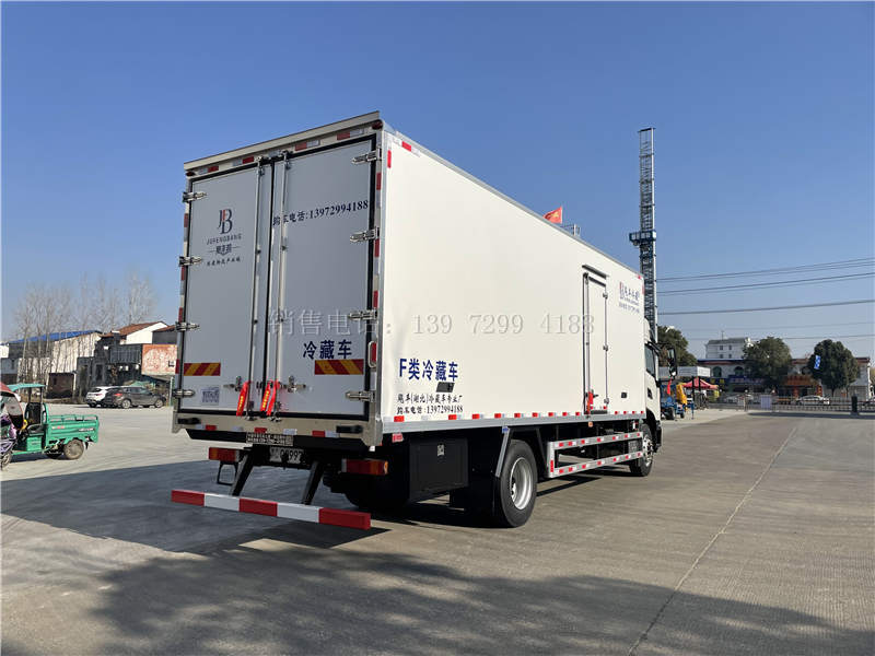 国六7.8米东风天锦KR康明斯245马力冷藏运输车价格
