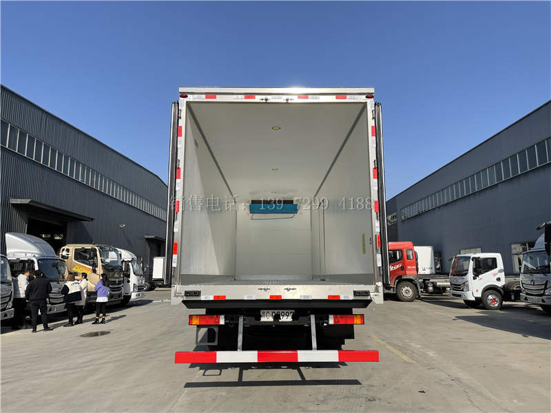 国六7.8米东风天锦KR康明斯245马力冷藏运输车价格