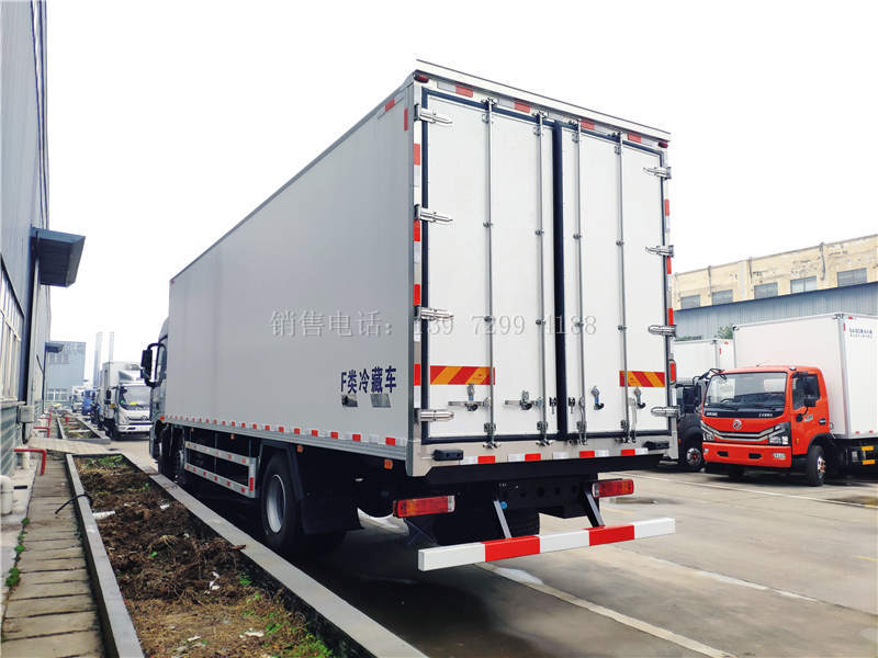9米6福田欧曼GTL小三轴冷藏运输车价格