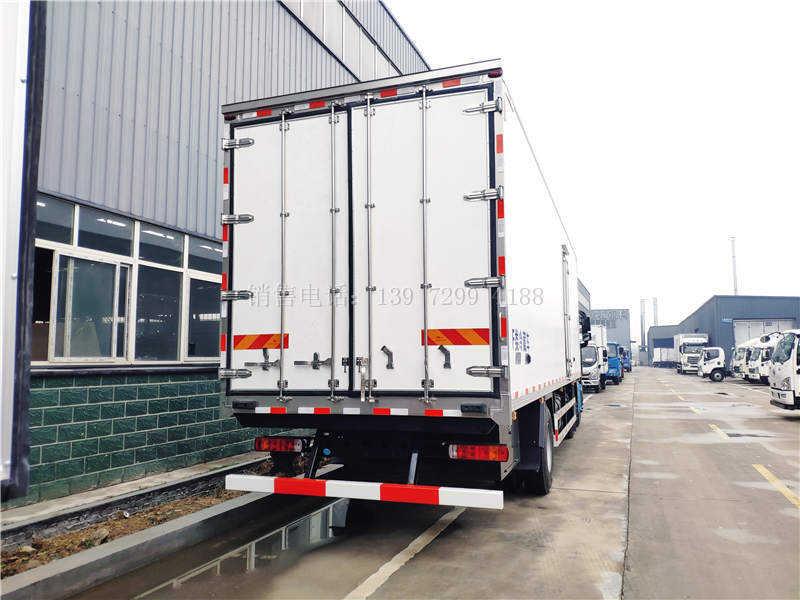 9米6福田欧曼GTL小三轴冷藏运输车价格