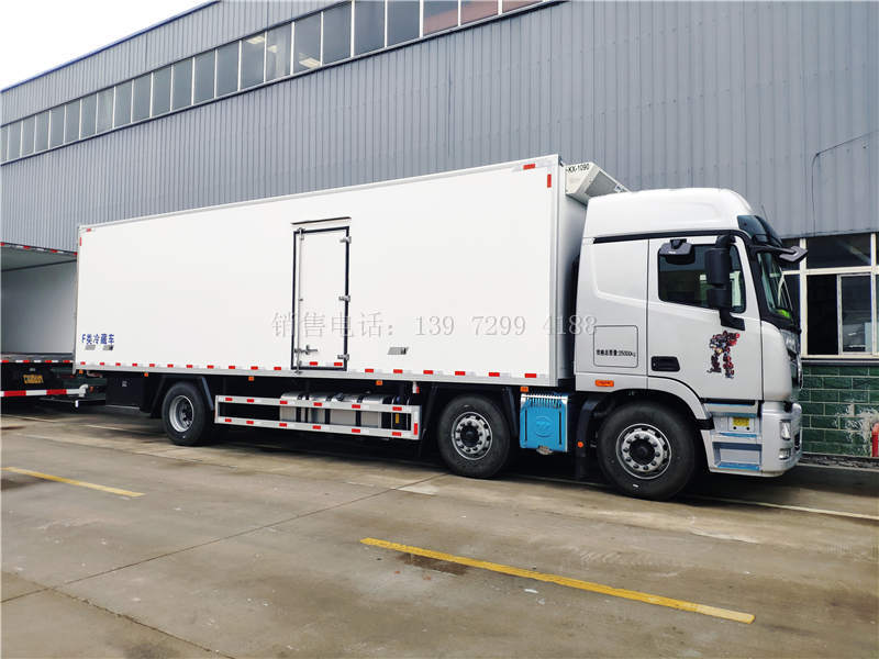 9米6福田欧曼GTL小三轴冷藏运输车价格