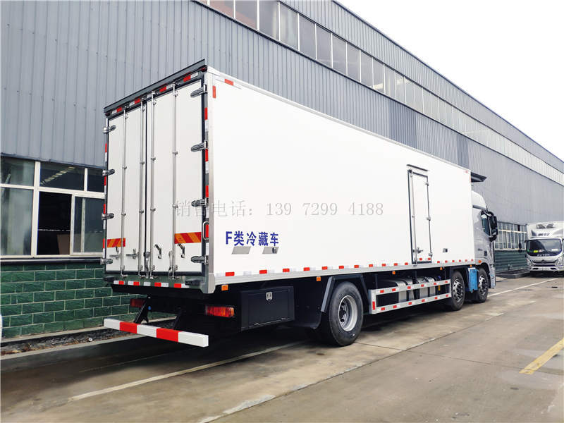 9米6福田欧曼GTL小三轴冷藏运输车价格