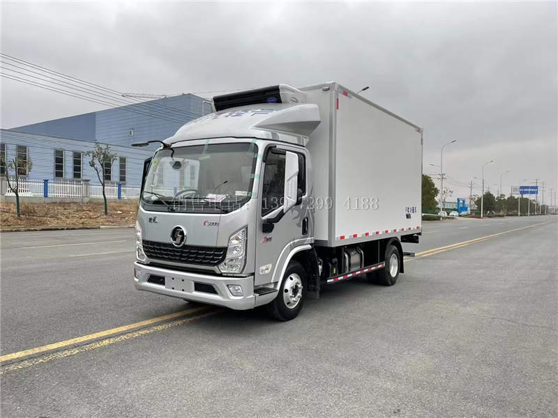 新款蓝牌4米2陕汽轻卡的德龙K5000自动挡AMT冷藏车价格