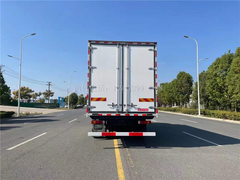 6.8米解放J6L尊享版大柴260马力冷藏运输车价格