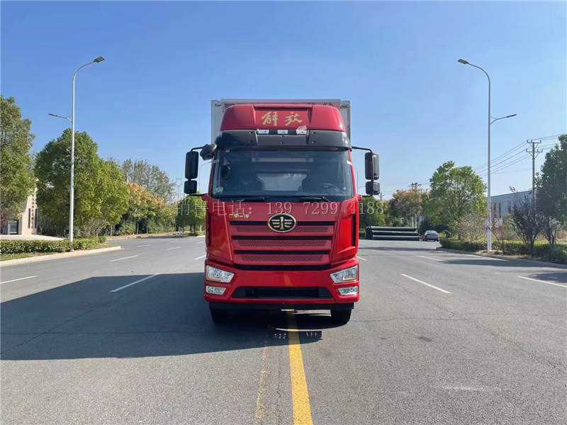 6.8米解放J6L尊享版大柴260马力冷藏运输车价格