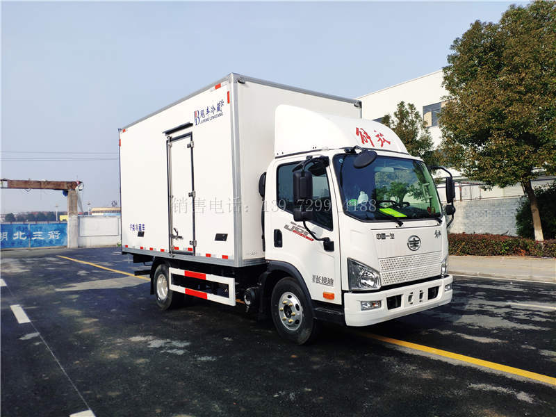 蓝牌宽箱体4米2解放J6F冷藏运输车价格