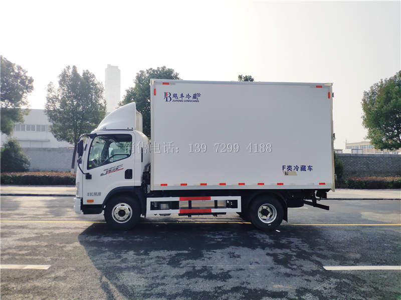 蓝牌宽箱体4米2解放J6F冷藏运输车价格
