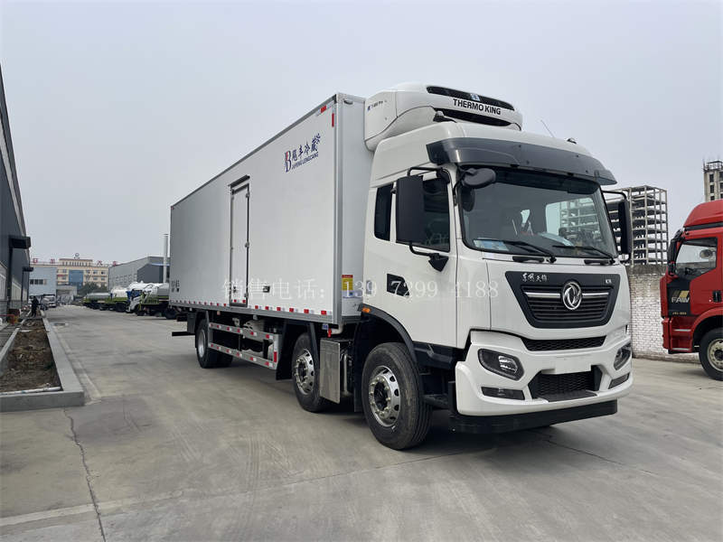 9.6米东风天锦KR大三轴6×2冷藏运输车价格