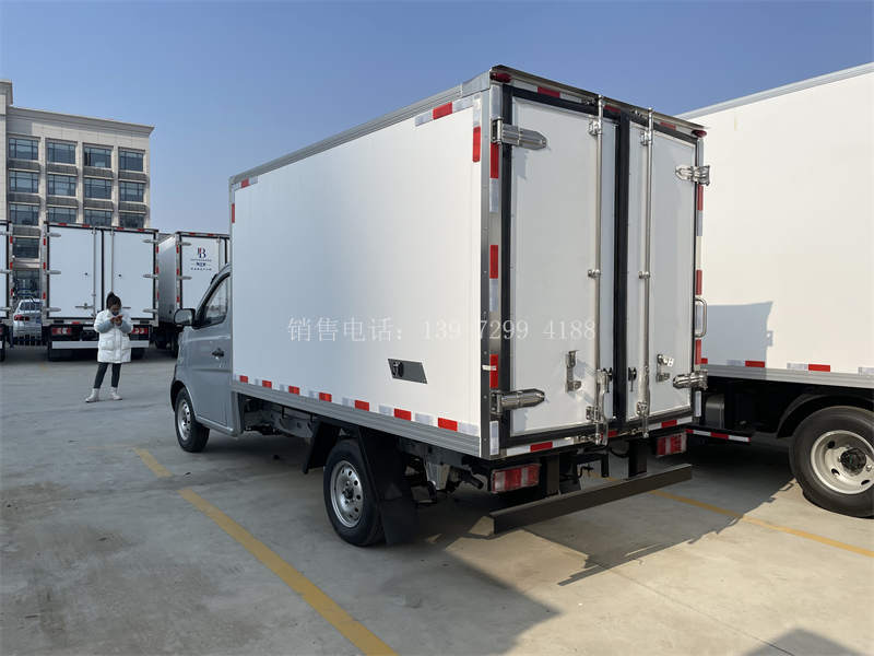小型2米7长安星卡C系冷藏车价格