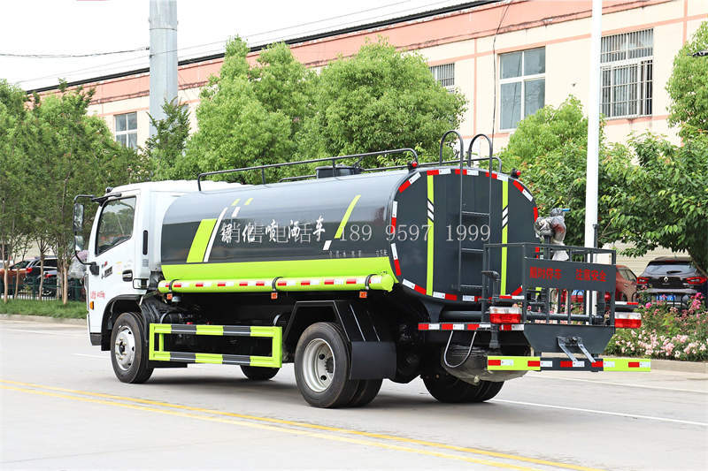 9.3方东风大多利卡D7绿化喷洒水车价格