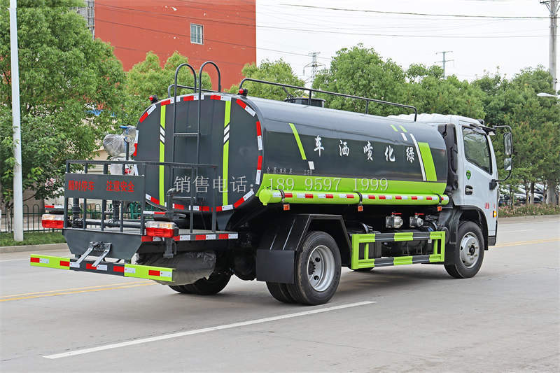 9.3方东风大多利卡D7绿化喷洒水车价格