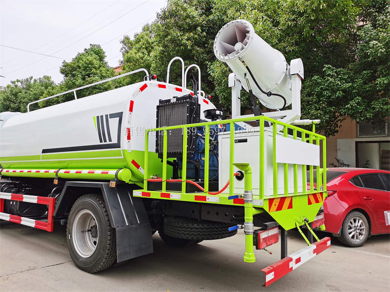 9.8方东风福瑞卡F7雾炮喷雾洒水车价格