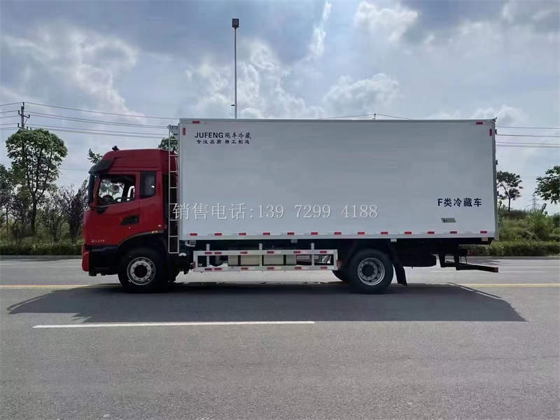 飓丰6米8东风天锦KR冷藏箱式运输车价格