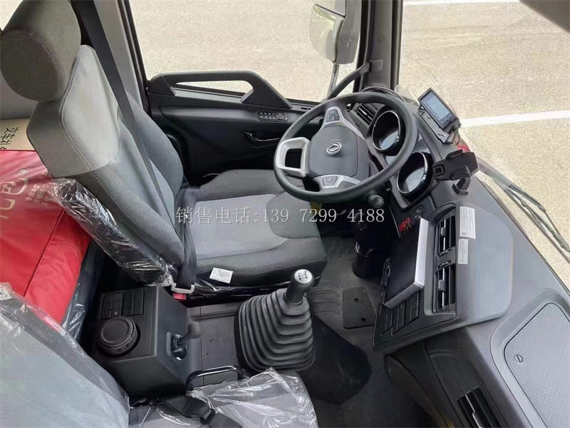 飓丰6米8东风天锦KR冷藏箱式运输车价格