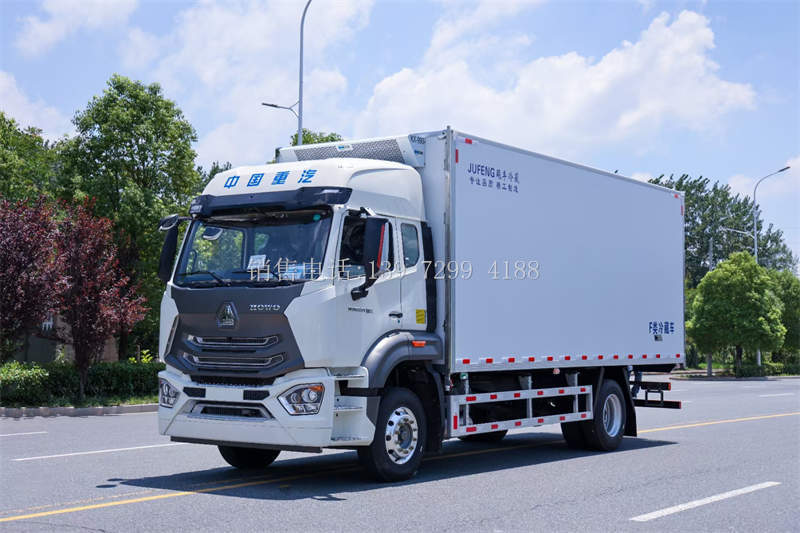 飓丰6米8重汽豪沃N5G冷藏箱式冷链车价格