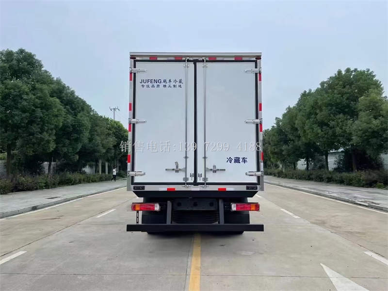 6米8福田奥铃大黄蜂冷藏箱式运输车价格