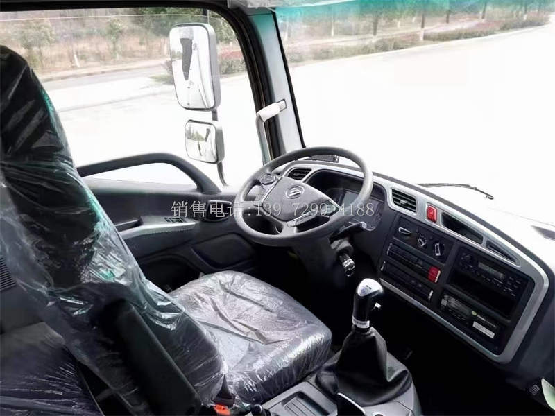 6米8福田奥铃大黄蜂冷藏箱式运输车价格