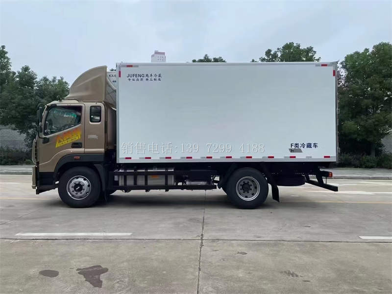 6米8福田奥铃大黄蜂冷藏箱式运输车价格