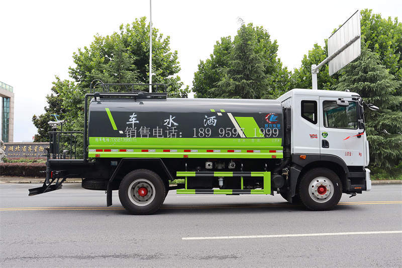 14方东风大多利卡D9绿化喷洒水车价格