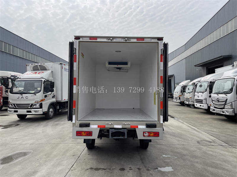 飓丰小型2.8米福田祥菱V1冷藏车厂家报价