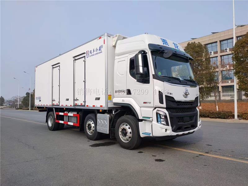 飓丰7米8柳汽乘龙H5小三轴冷藏车价格配置