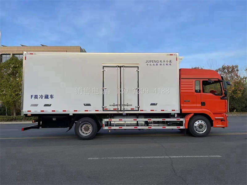 6.8米重汽汕德卡冷藏车价格配置