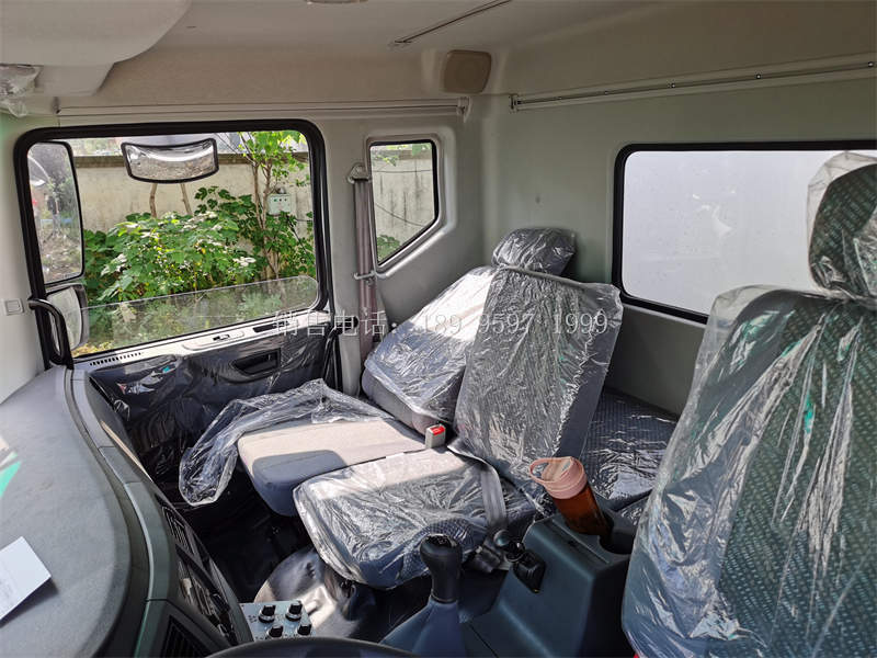 程力东风D9多利卡30米多功能抑尘洒水车厂家价格