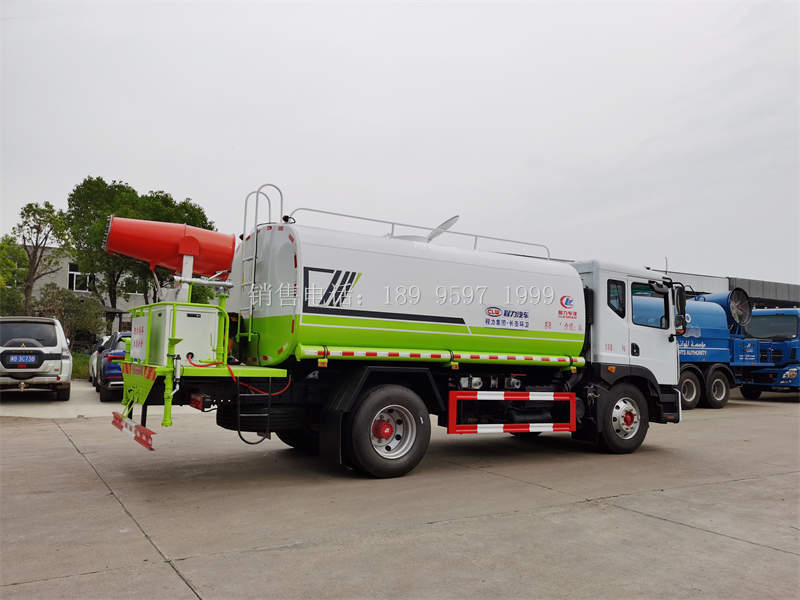 程力东风D9多利卡30米多功能抑尘洒水车厂家价格