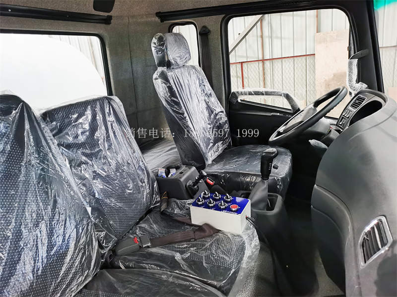 12方东风商用绿化喷洒水车厂家价格