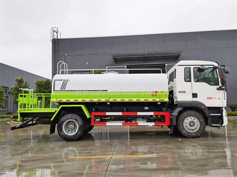 12方重汽豪沃TX绿化喷洒水车厂家价格