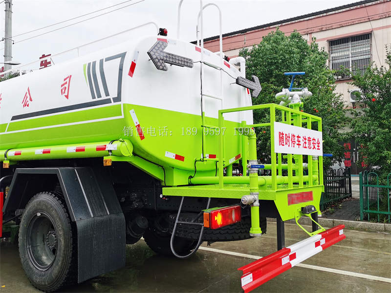 12方东风商用绿化喷洒水车厂家价格
